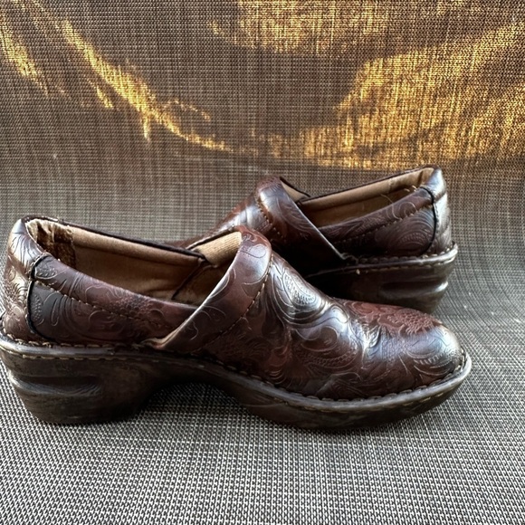 B.O.C. Peggy Slip-On Clog Nursing Clog Faux Leather Size 7 Embossed Deaign - Picture 1 of 11